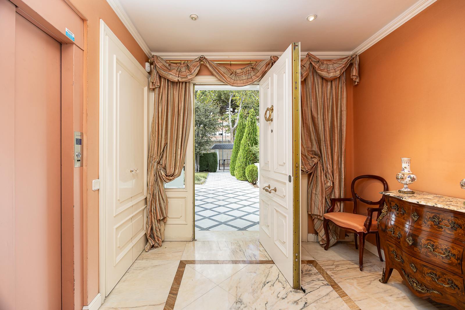 living - Casa / villa de 592m² con 489m² de jardín en venta en Pedralbes - gallery - 8