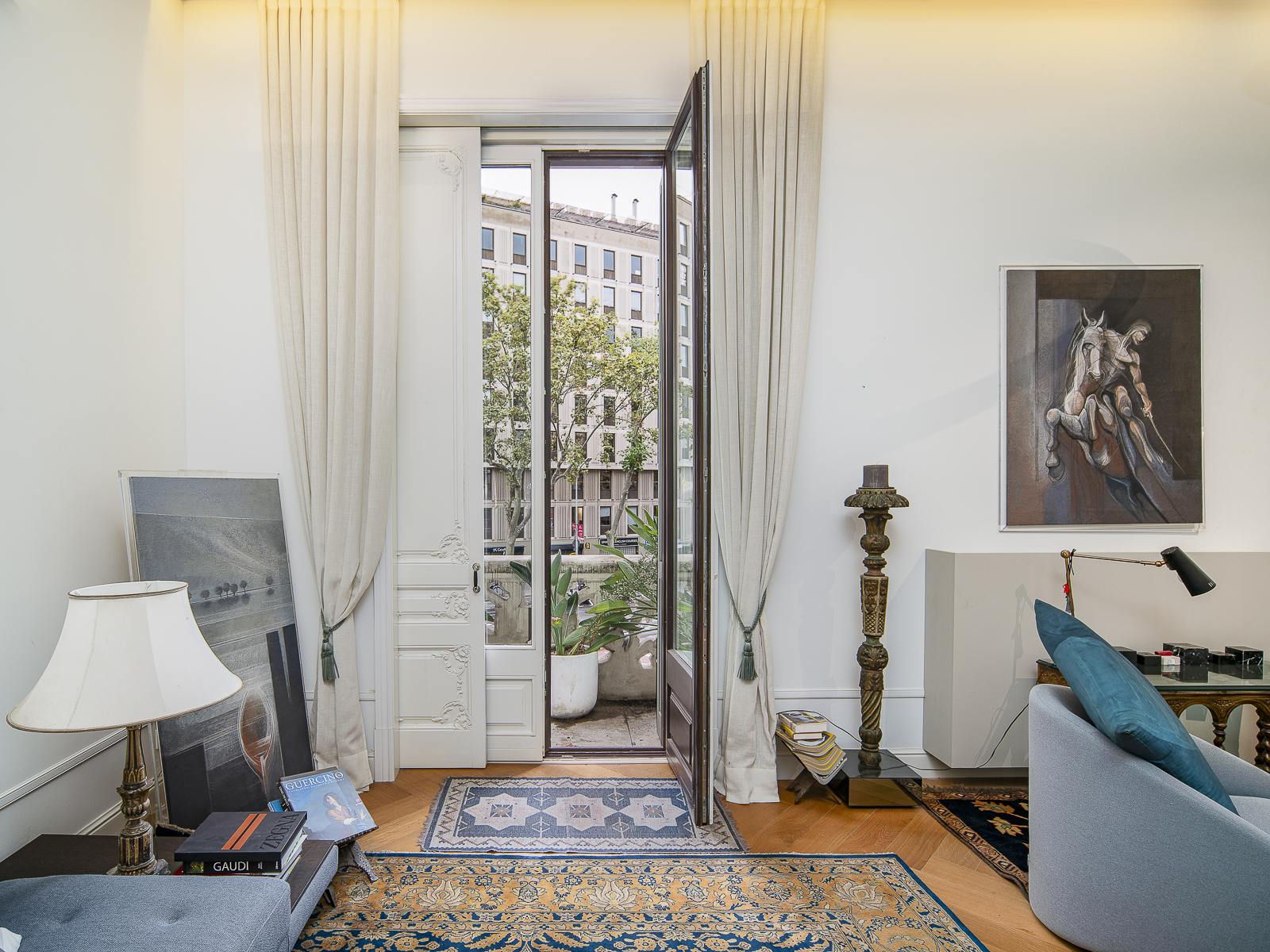 living - Piso de 134m² con 26m² terraza en venta en Eixample Derecho - gallery thumbnail - 10