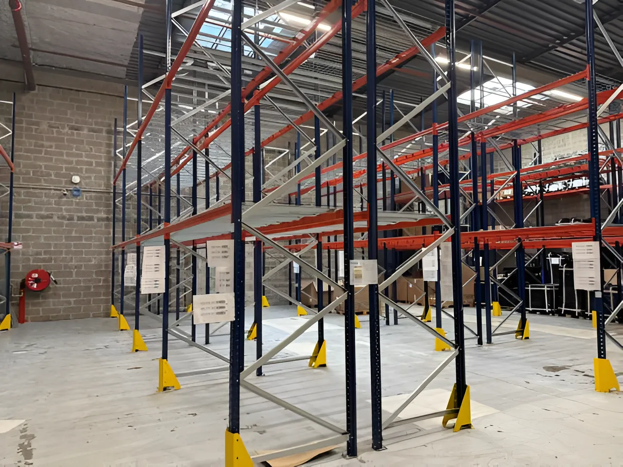 logistics - Logistics Warehouse For Rent - gallery - 6