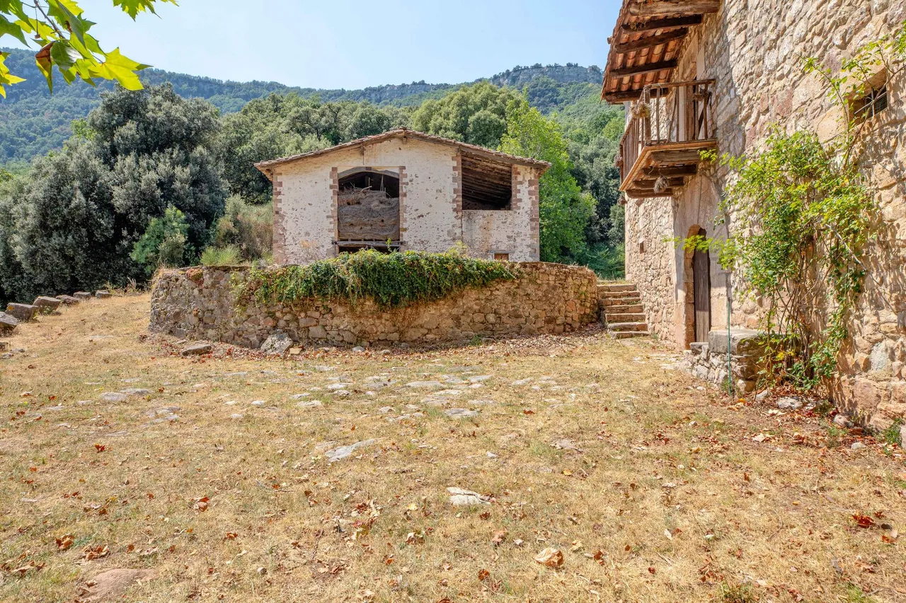 living - Casa rural de 2,979m² en venta en La Garrotxa, Girona - gallery - 8
