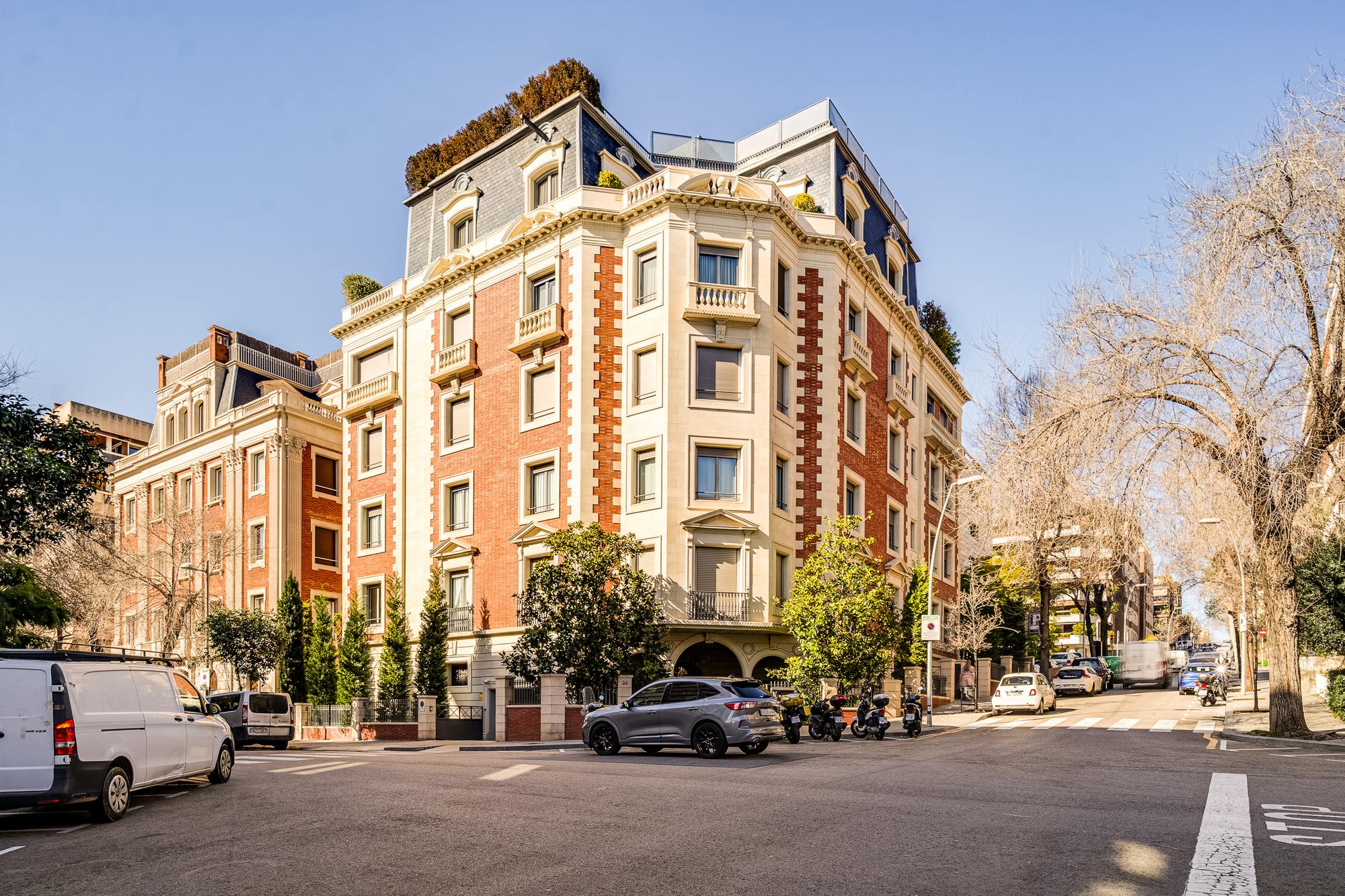 living - Piso de 256m² en venta en Turó Park, Barcelona - gallery thumbnail - 3