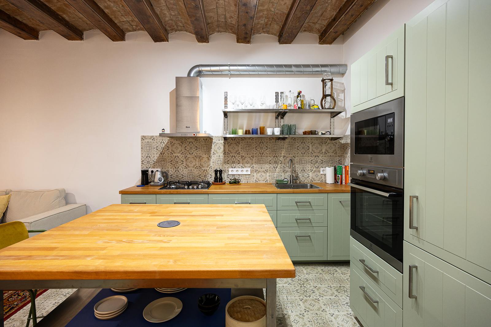 living - Piso de 56m² en venta en El Raval, Barcelona - gallery thumbnail - 9