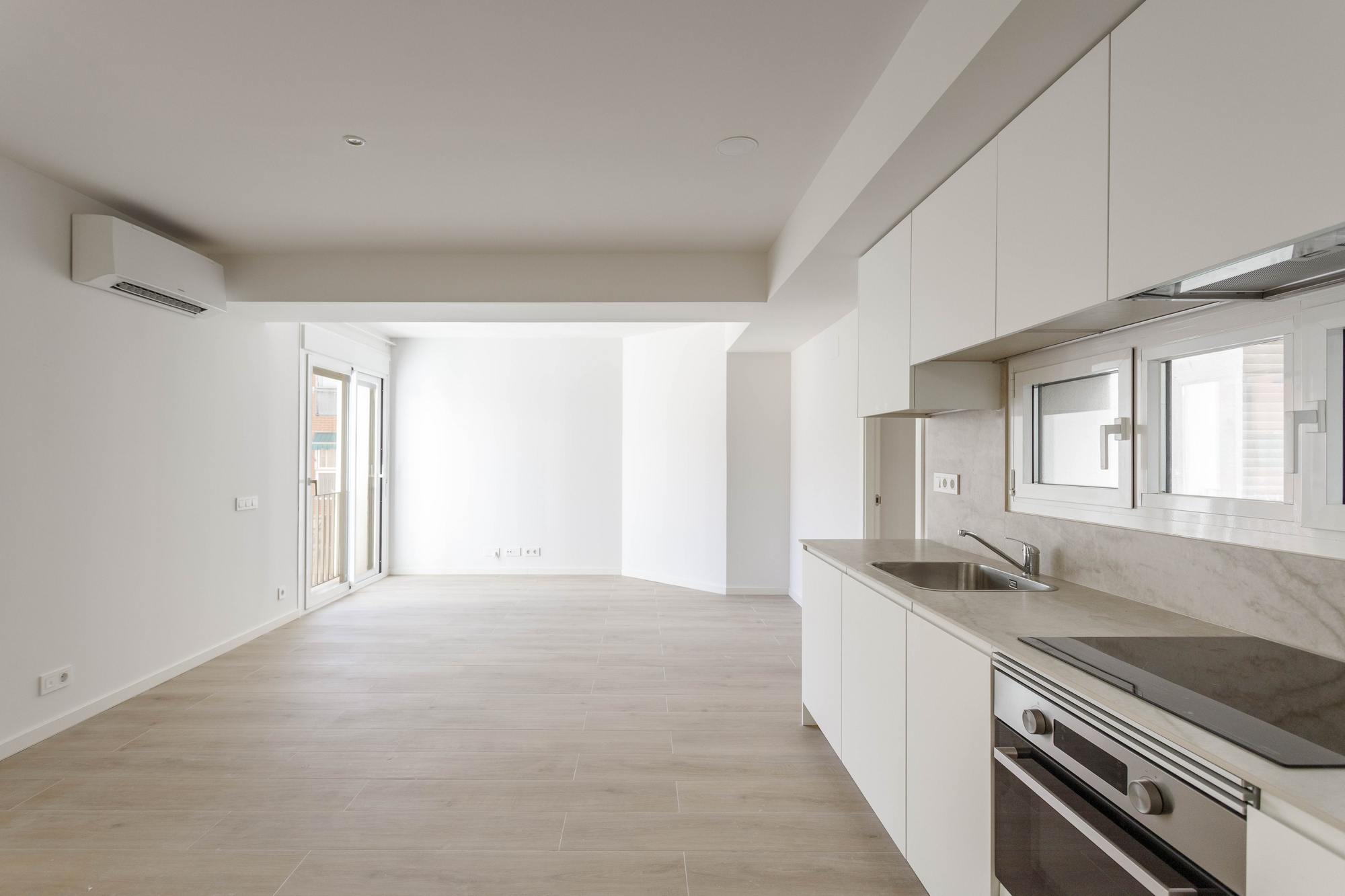 living - Piso de 65m² en alquiler en Ventilla - Almenara, Madrid - gallery thumbnail - 4