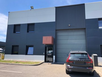 logistics - Activités / Bureaux À Louer - featured