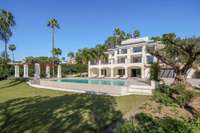 living - Casa / villa de 1,112m² con 2,529m² de jardín en venta en Nueva Andalucía - gallery thumbnail - 6