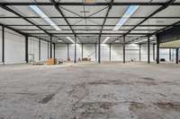 logistics - Light Industrial Premises / Offices For Rent - gallery thumbnail - 7