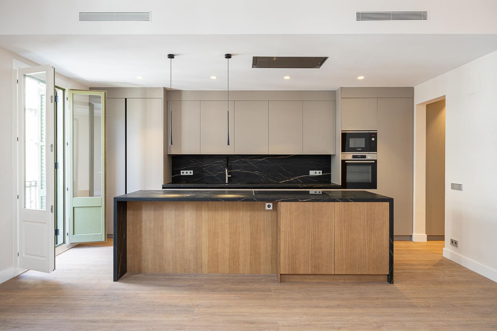 living - 204m² apartment for sale in El Born, Barcelona - gallery - 5