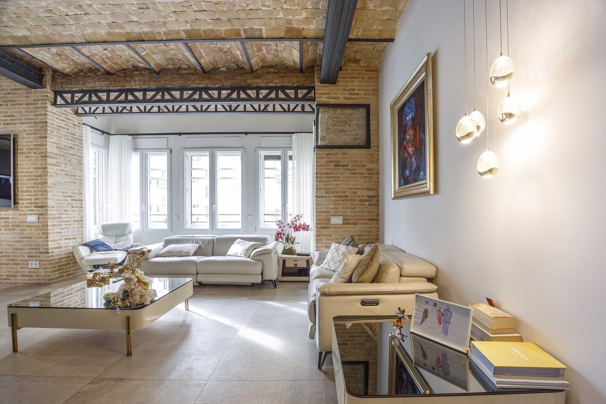 living - Piso de 230m² en alquiler en Sant Francesc, Valencia - gallery thumbnail - 5