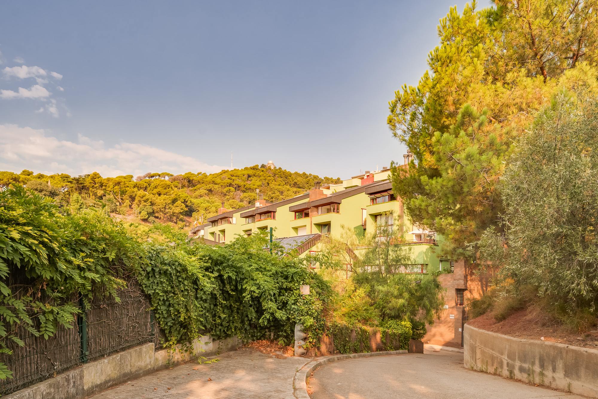 living - 141m² house / villa for rent in Sant Gervasi - La Bonanova - gallery thumbnail - 1