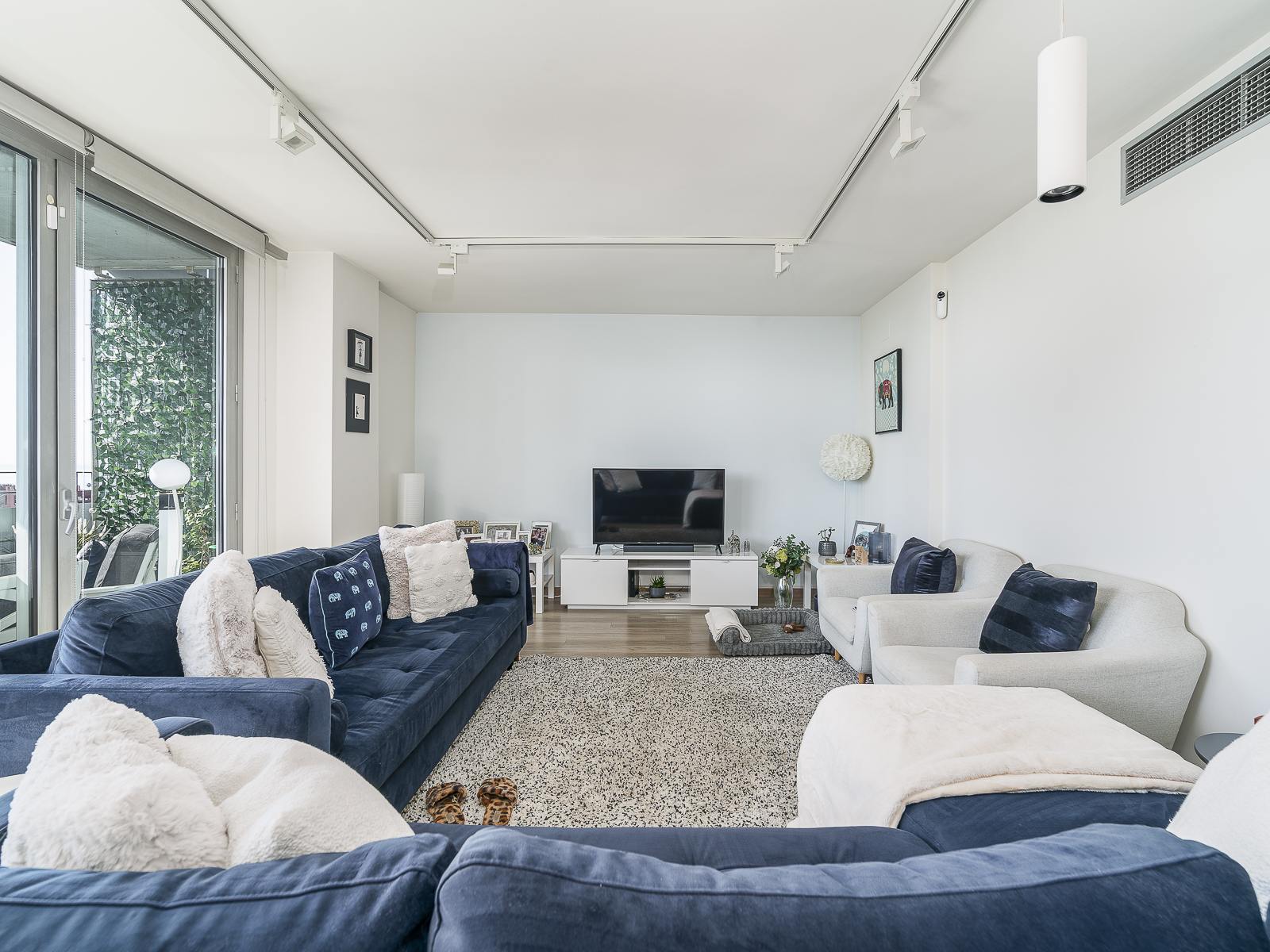 living - 105m² apartment with 10m² terrace for sale in Diagonal Mar - gallery thumbnail - 5