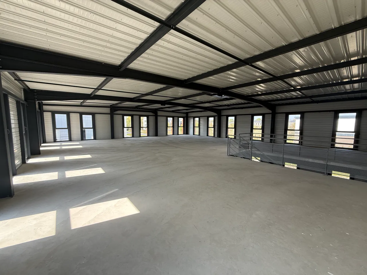 logistics - Activités / Bureaux À Louer - À Vendre - gallery - 10