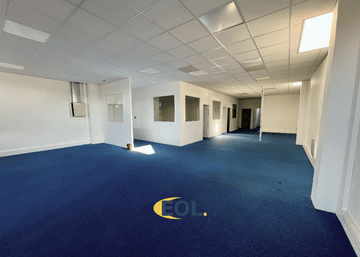 logistics - Activités / Bureaux À Louer - featured