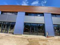 office - Services / Showroom For Rent - gallery thumbnail - 2