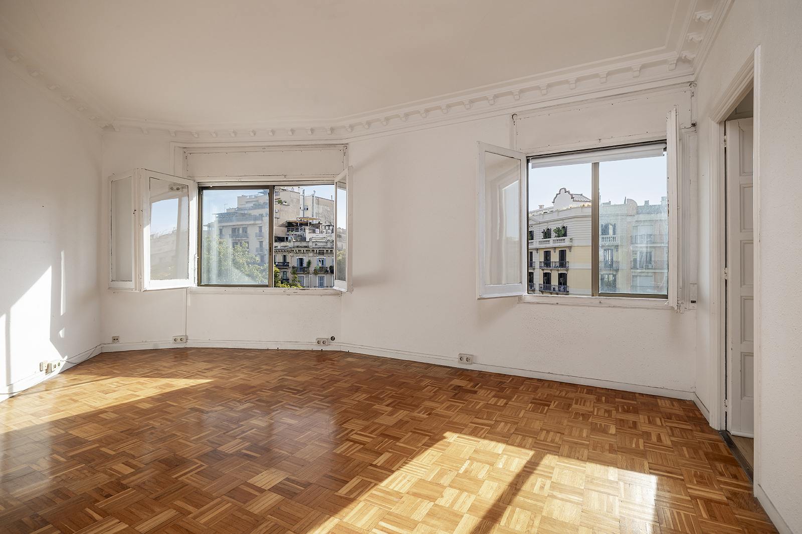 living - 130m² apartment for sale in Eixample Right, Barcelona - gallery - 2