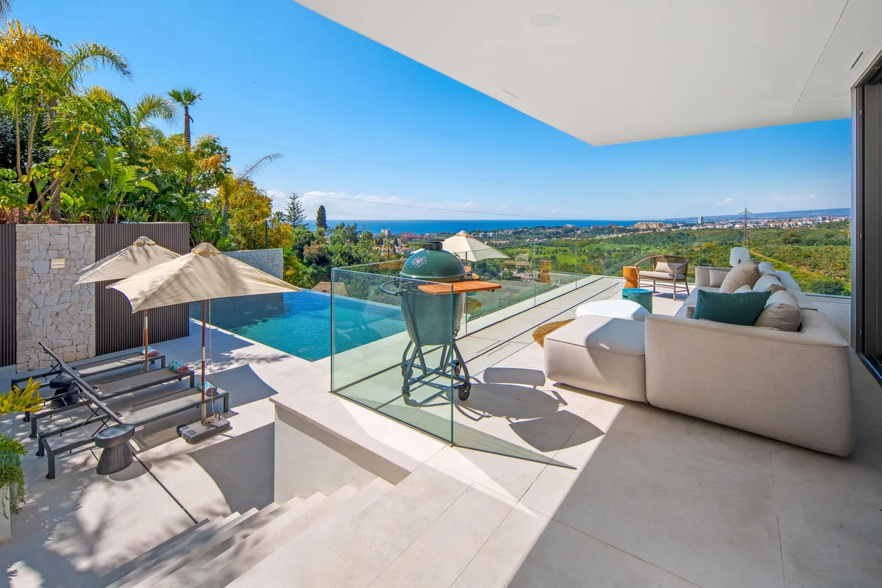 living - 616m² house / villa with 129m² terrace for sale in East Marbella - gallery - 3