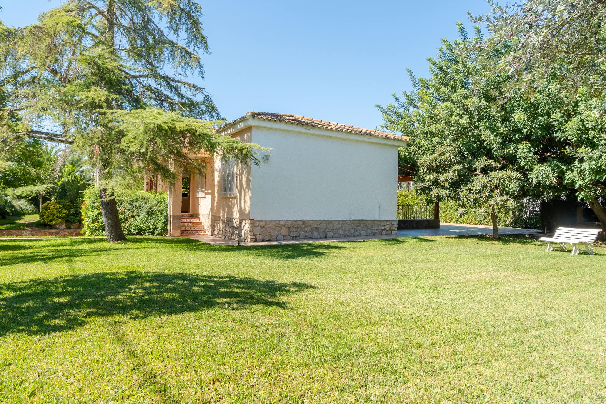 living - 175m² house / villa with 1,000m² garden for sale in La Eliana - gallery thumbnail - 5
