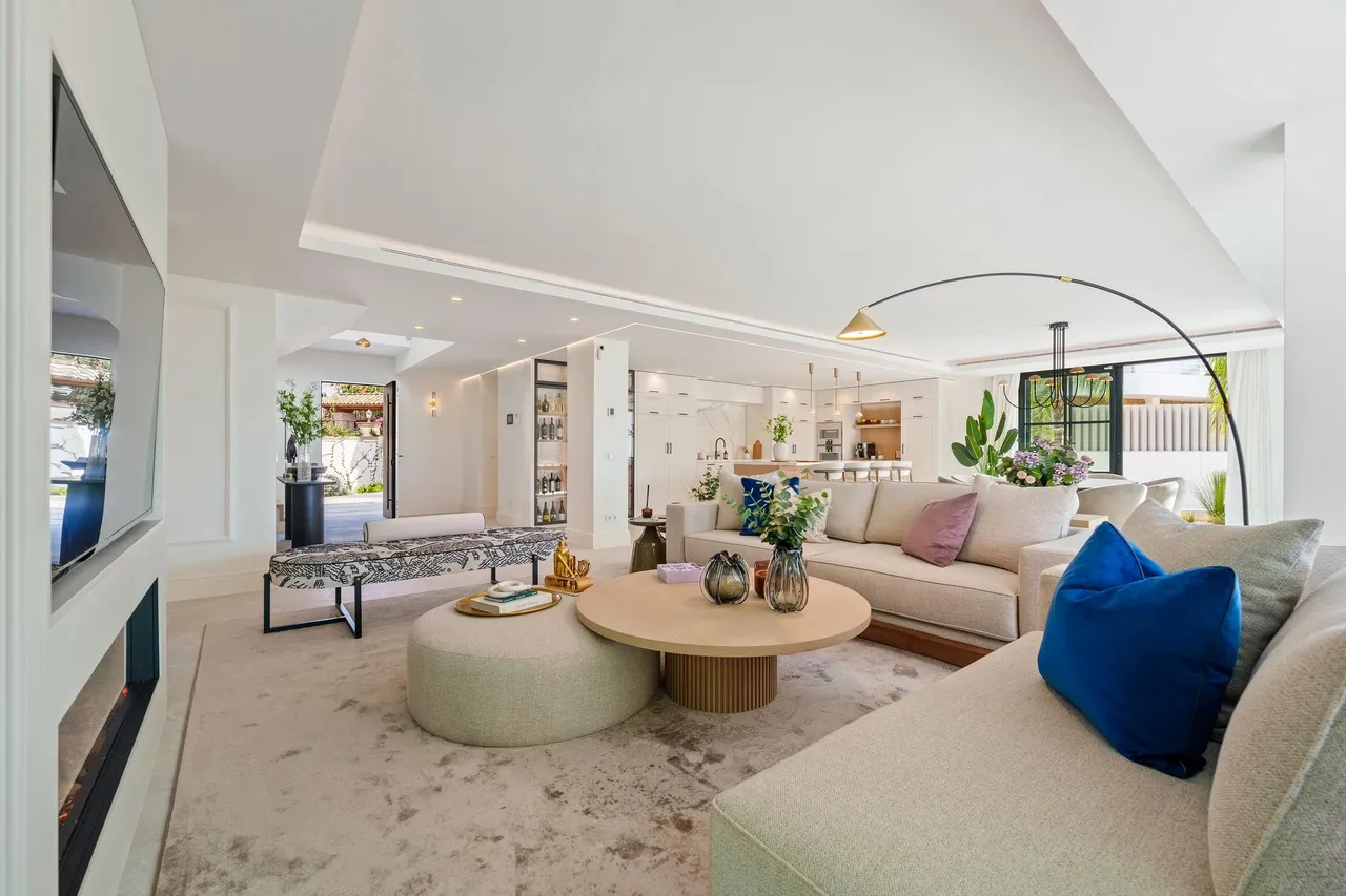 living - 501m² house / villa with 155m² terrace for sale in Quinta - gallery - 4