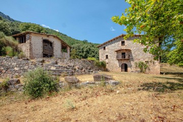 living - 2,979m² country house for sale in La Garrotxa, Girona - featured