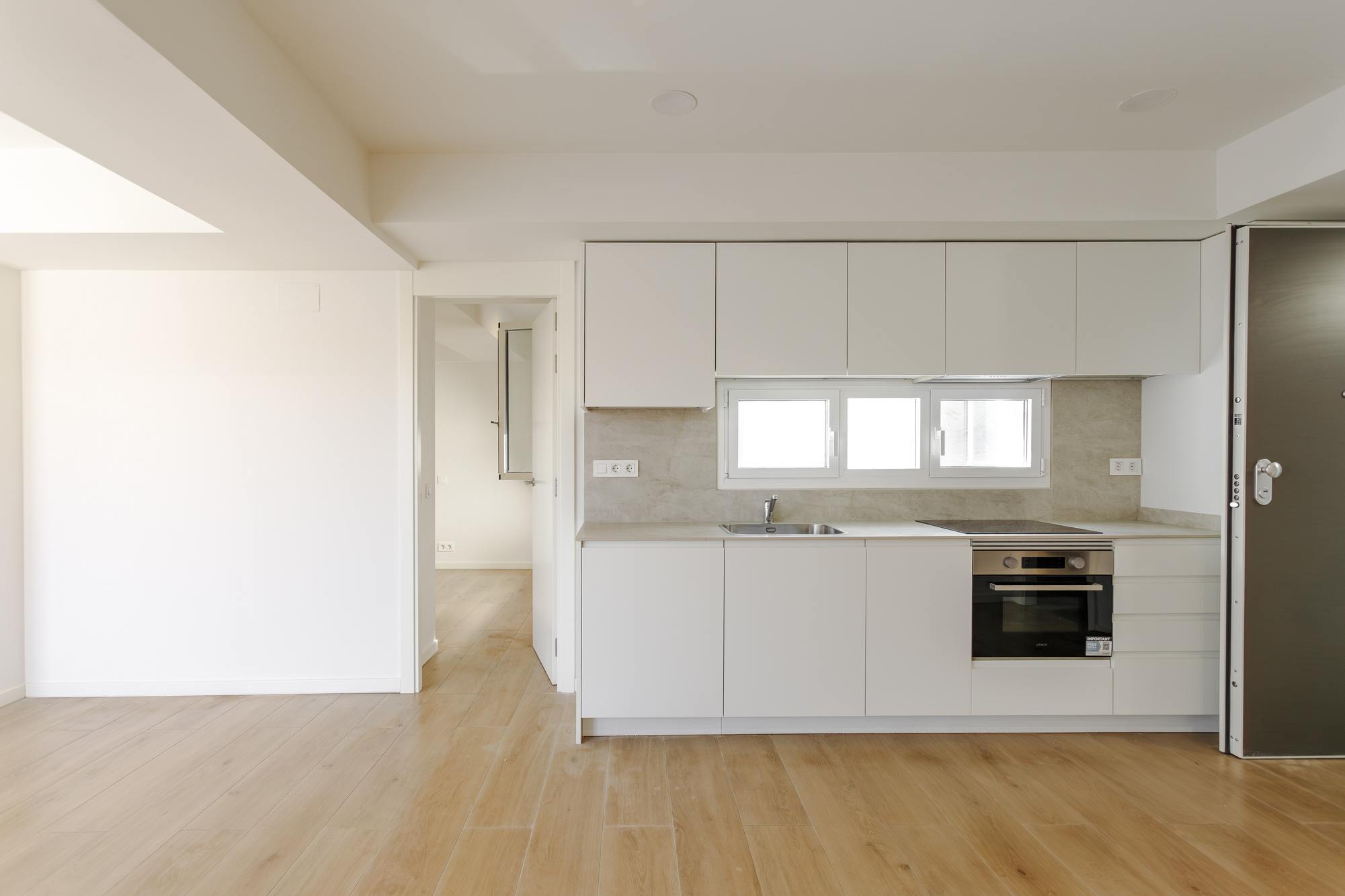 living - Piso de 65m² en alquiler en Ventilla - Almenara, Madrid - gallery thumbnail - 2
