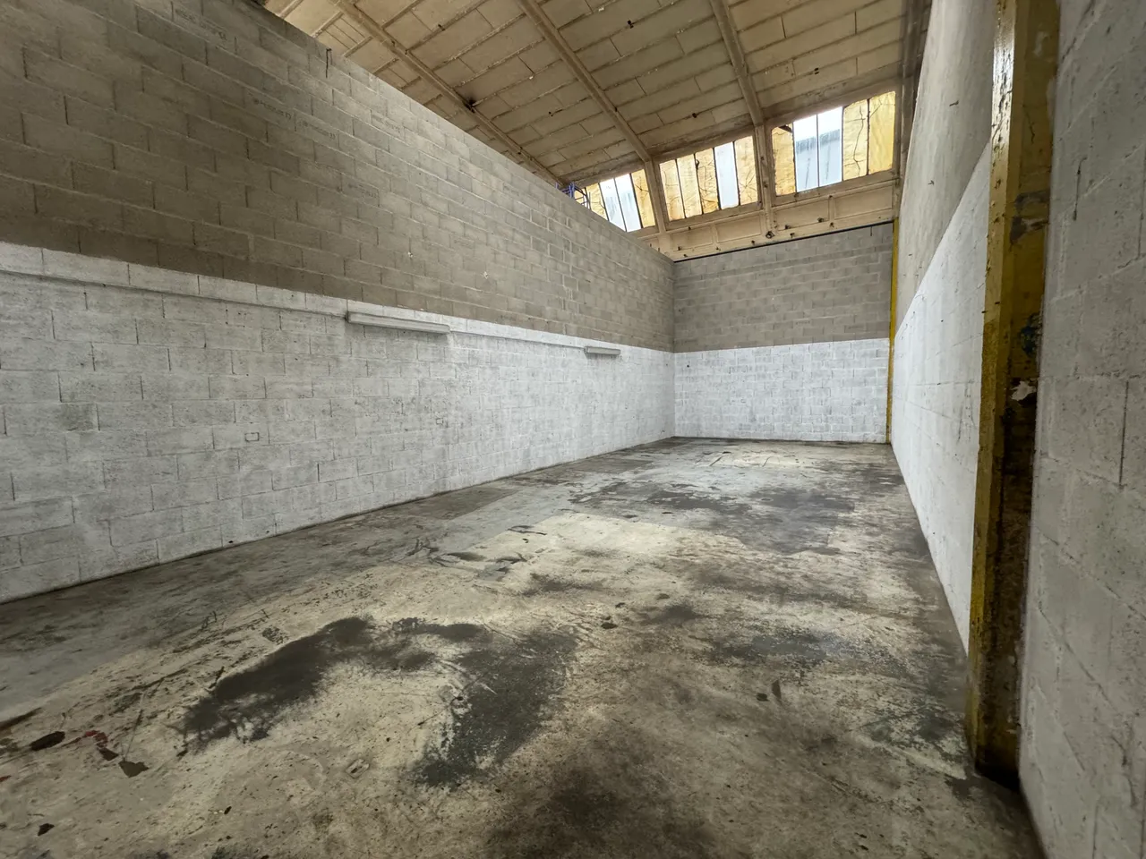 logistics - Warehouse For Sale - gallery - 4