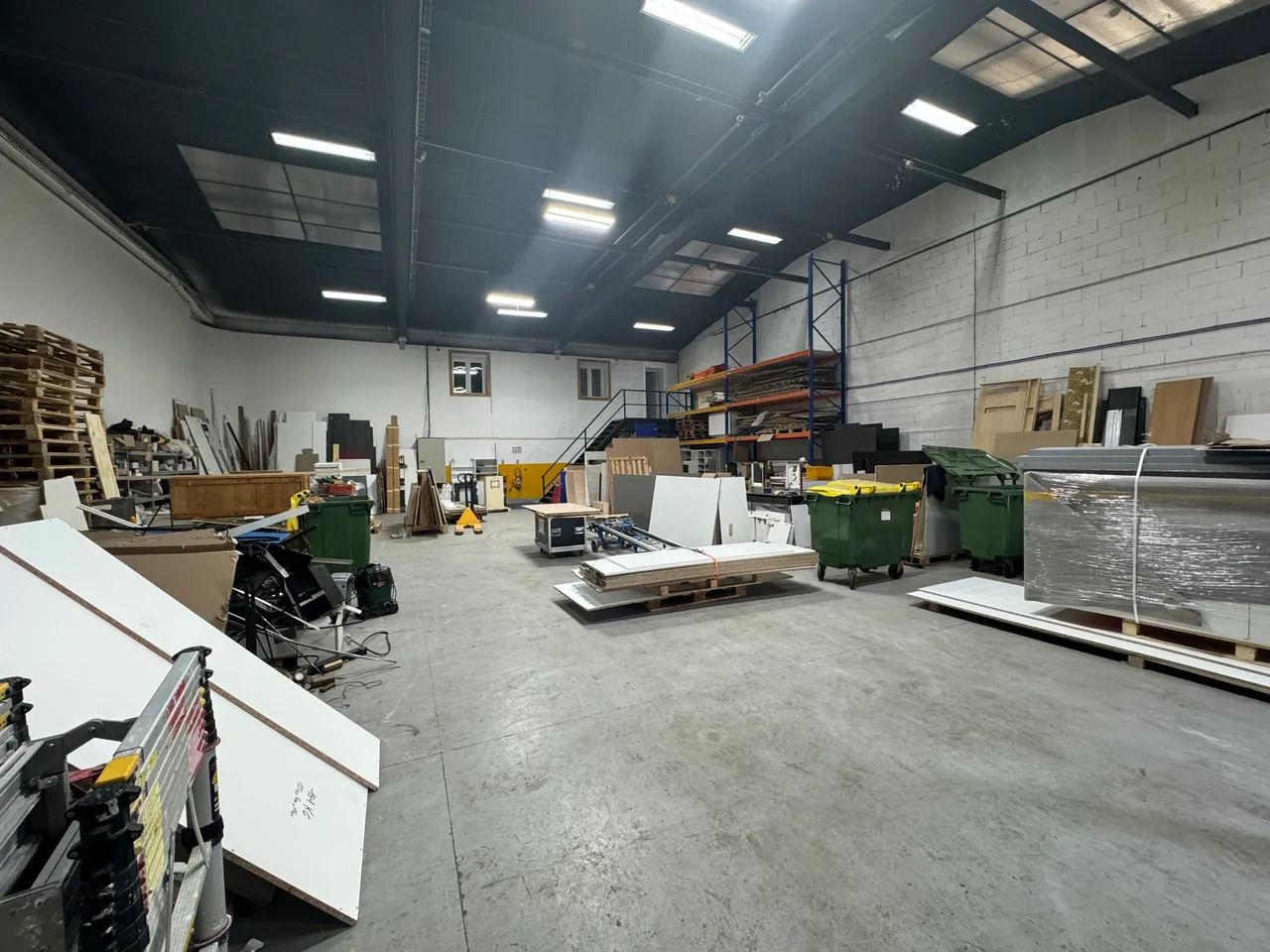 logistics - Light Industrial Premises / Offices For Rent - gallery - 6
