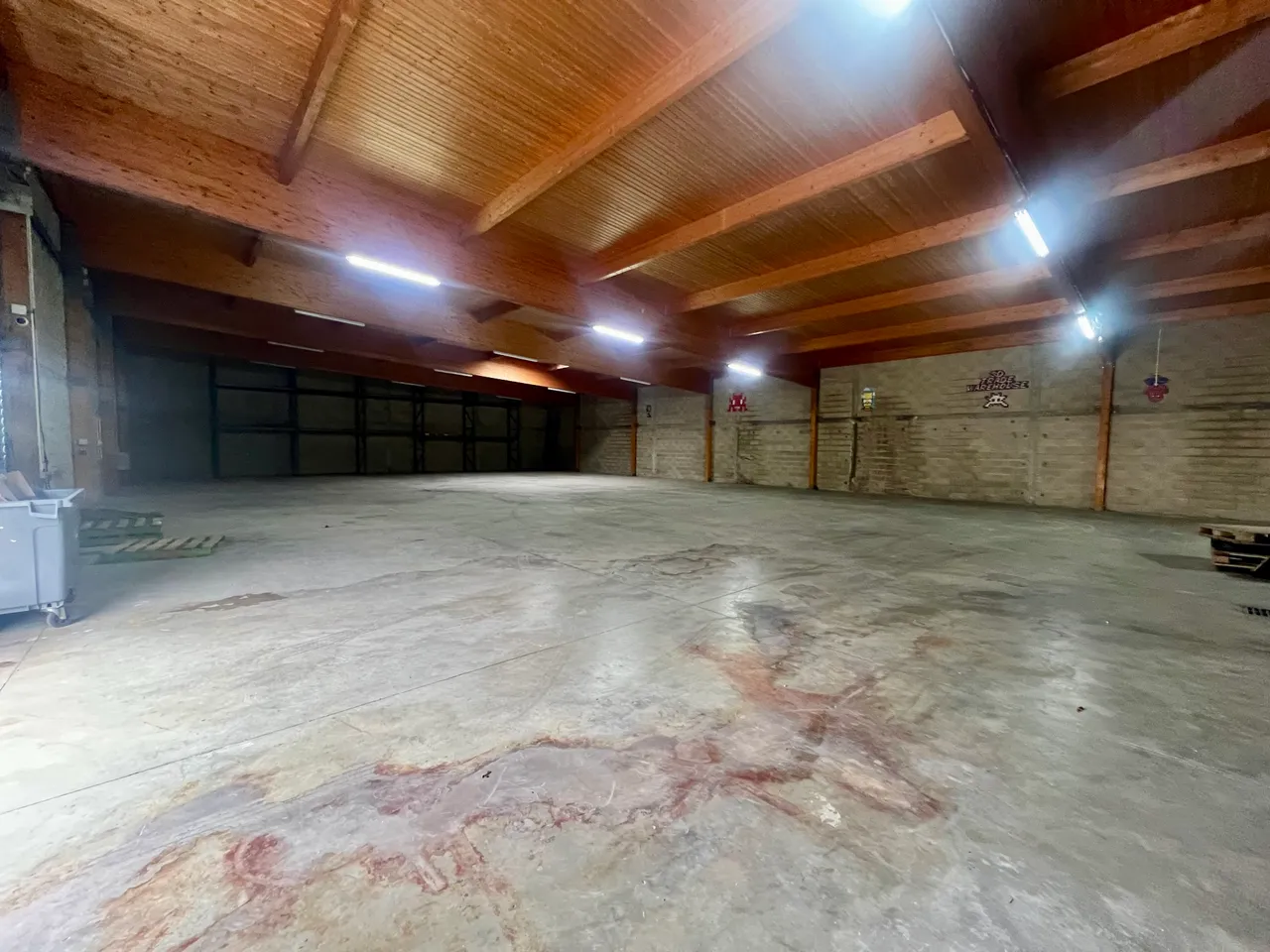 logistics - Warehouse / Offices For Sale - gallery - 2