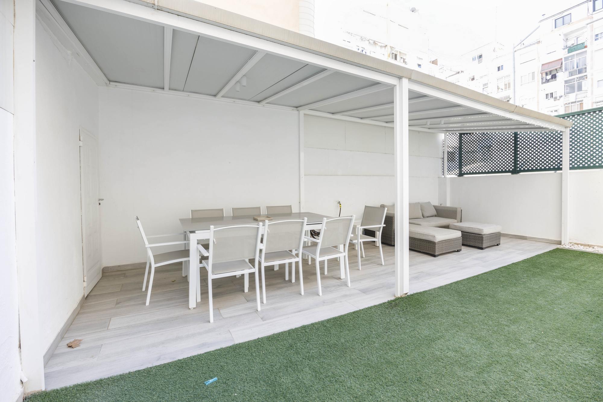 living - Piso de 155m² con 50m² terraza en alquiler en Gran Vía - gallery thumbnail - 7