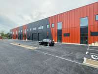 logistics - Local d’activités À Louer - gallery thumbnail - 1