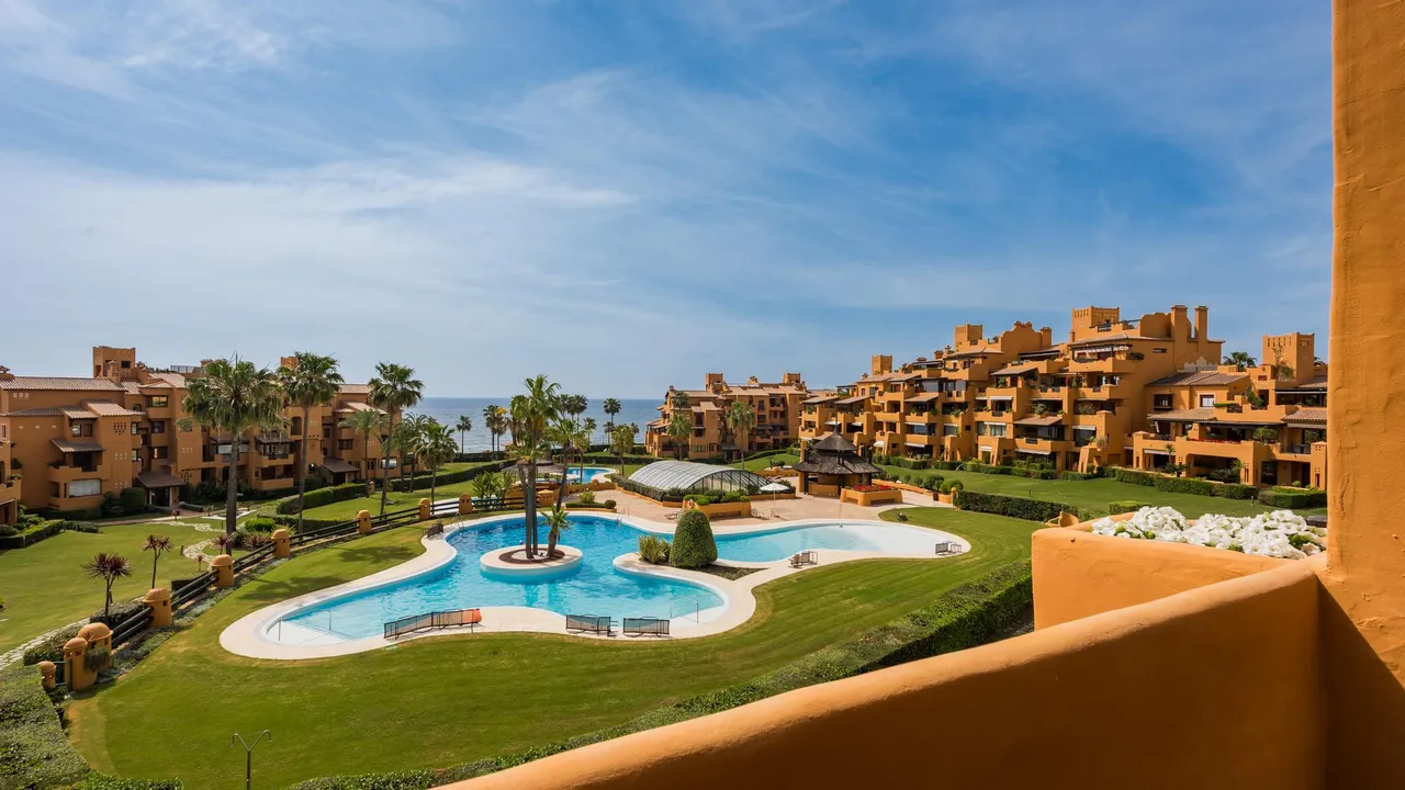 living - Piso de 134m² con 20m² terraza en venta en New Golden Mile - gallery - 6