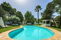 living - Casa / villa de 250m² con 50m² de jardín en alquiler en San José - gallery thumbnail - 2