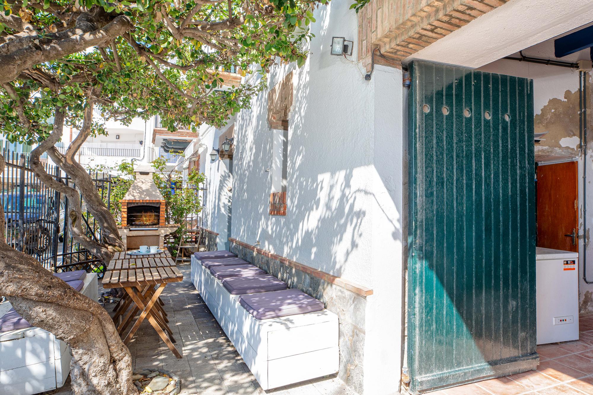 living - 358m² house / villa for sale in Cadaqués, Costa Brava - gallery - 8