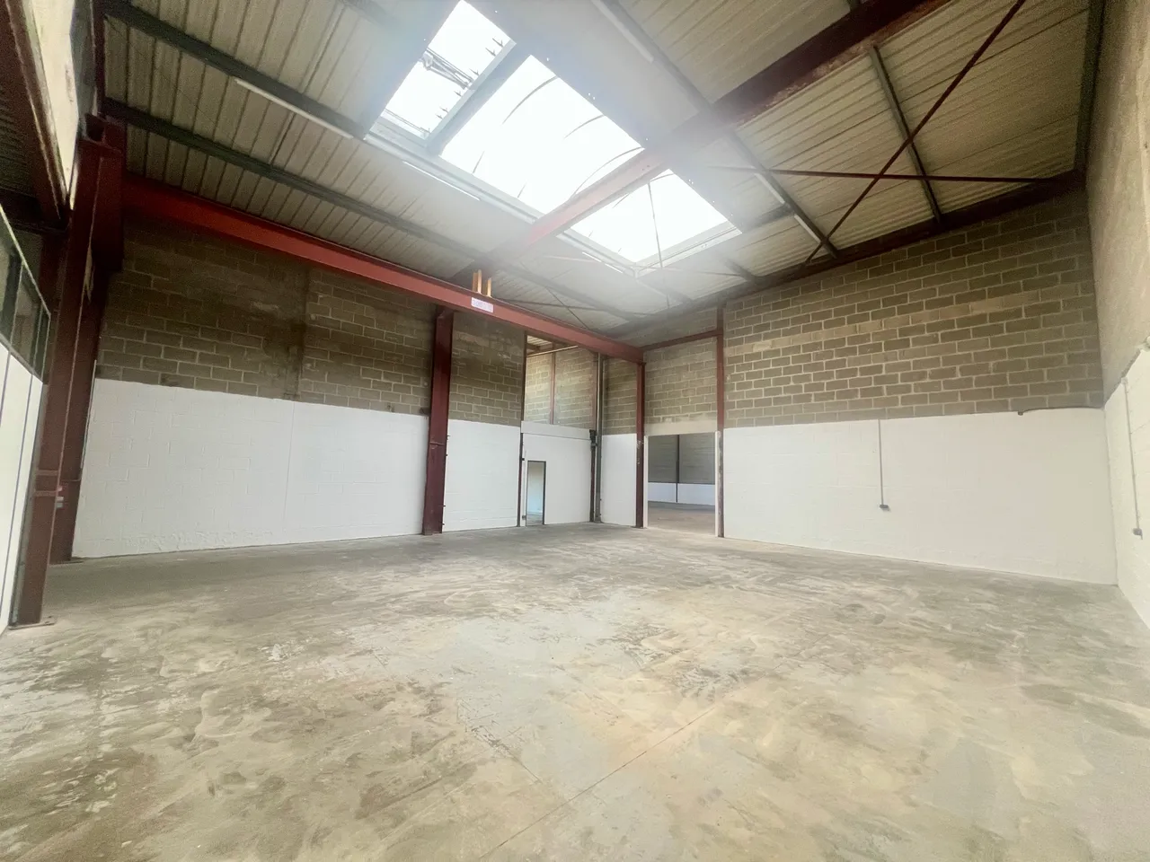 logistics - Light Industrial Premises / Offices For Rent - gallery - 3