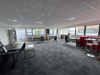 logistics - Activités / Bureaux À Louer - gallery thumbnail - 5