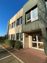 logistics - Activités / Bureaux À Louer - gallery thumbnail - 2