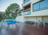 living - Excelente villa moderna en venta a 1,5 km de Lloret de Mar - gallery thumbnail - 3