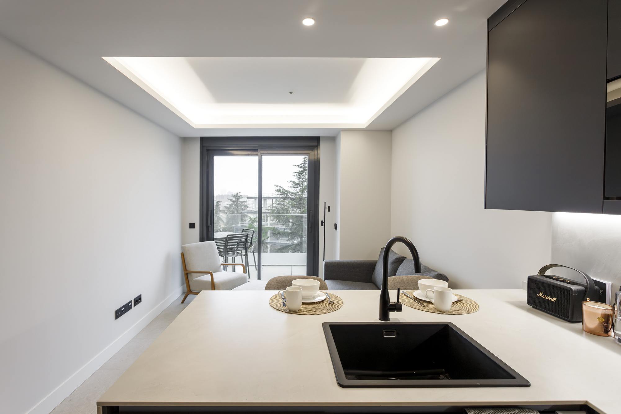 living - Piso de 65m² con 8m² terraza en alquiler en Conde de Orgaz y Piovera - gallery thumbnail - 6