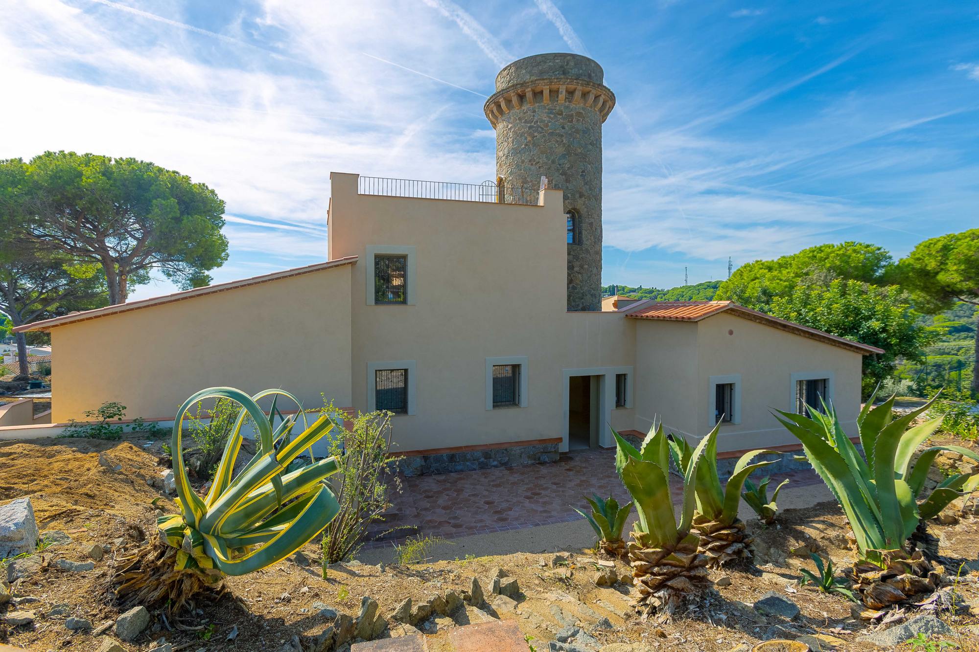 living - Casa / villa de 416m² en venta en Arenys de Mar, Barcelona - gallery thumbnail - 1