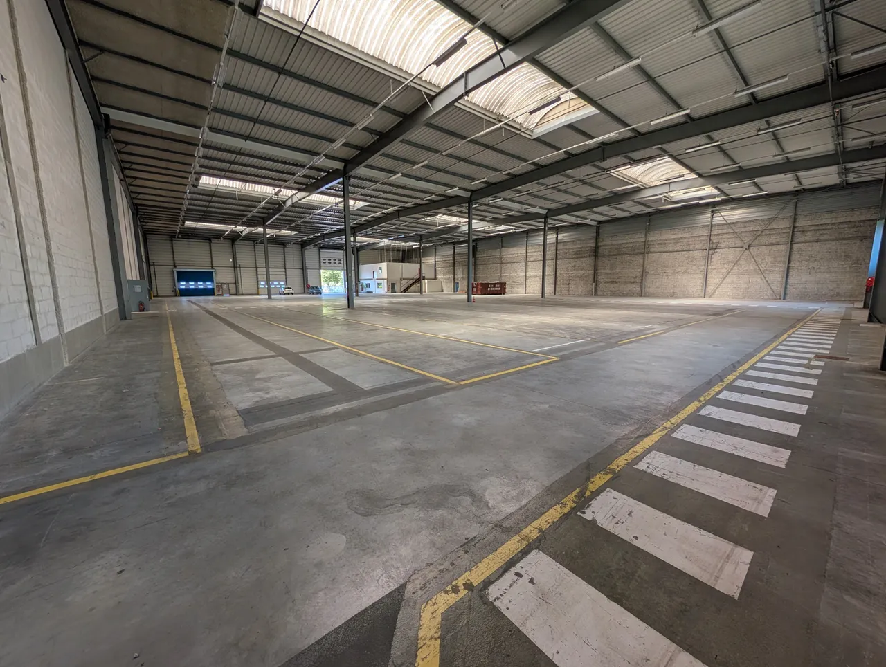 logistics - Entrepôt / Bureaux À Louer - gallery - 8