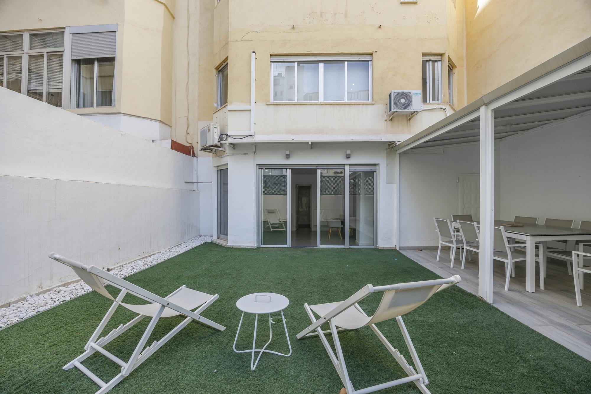 living - Piso de 155m² con 50m² terraza en alquiler en Gran Vía - gallery thumbnail - 10