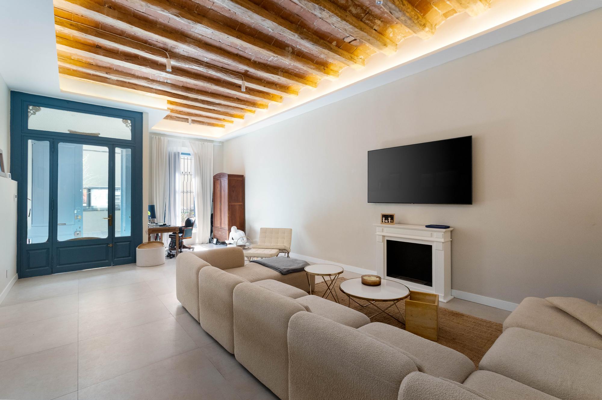 living - 379m² house / villa for sale in El Masnou, Barcelona - gallery - 4