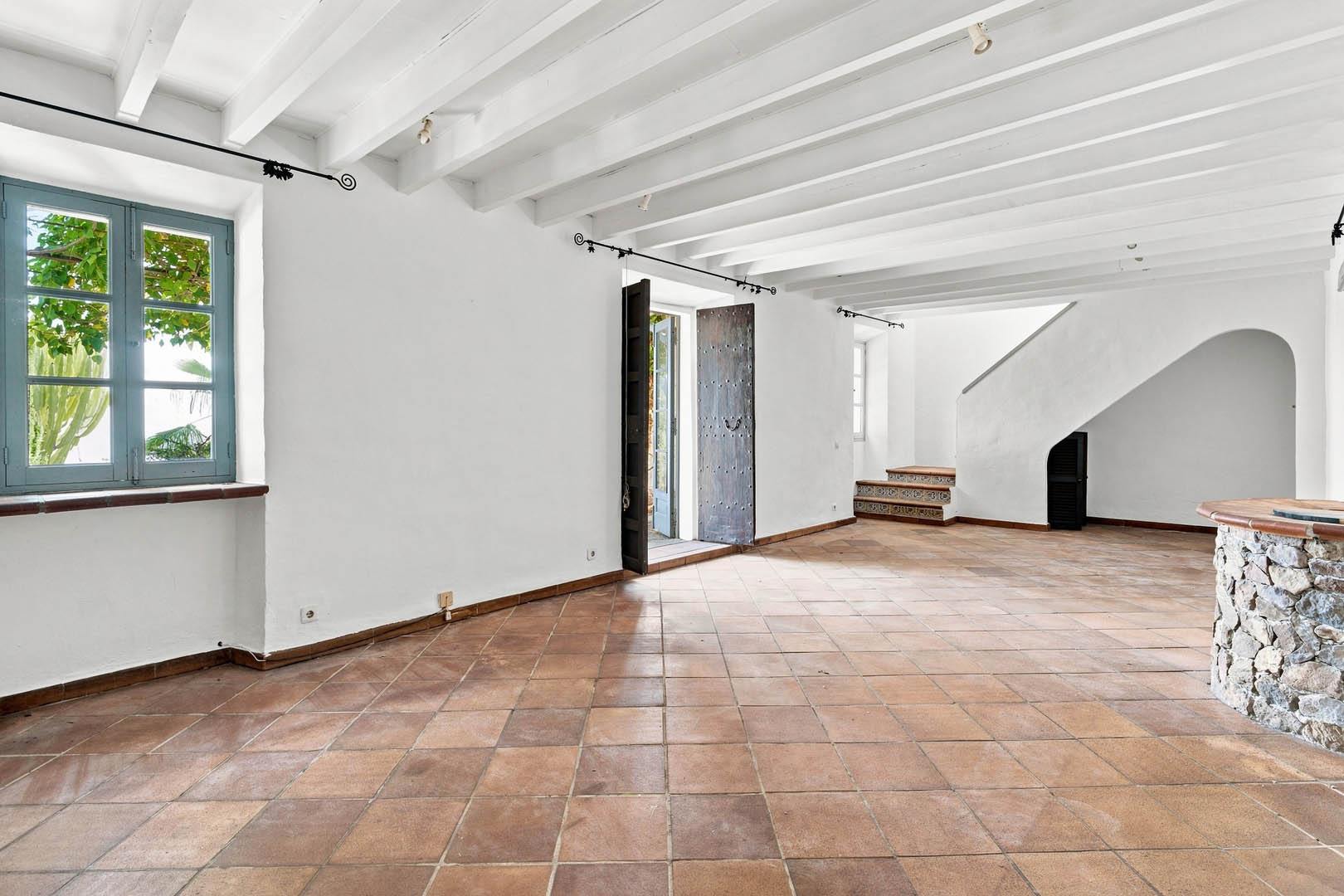 living - Casa rural de 209m² en venta en Banyalbufar, Islas Baleares - gallery thumbnail - 3