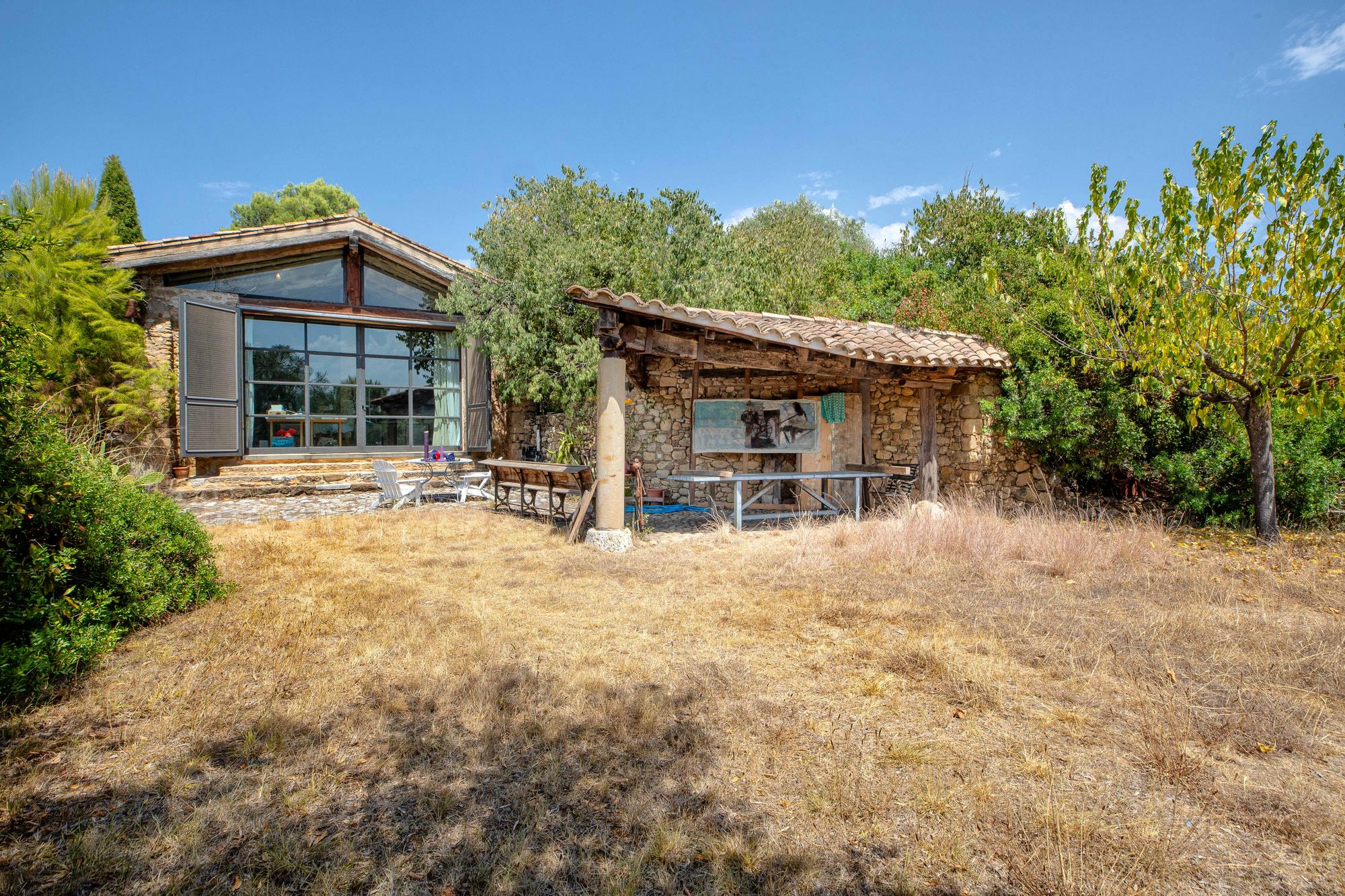 living - Casa rural de 775m² en venta en Pla de l'Estany, Girona - gallery thumbnail - 3