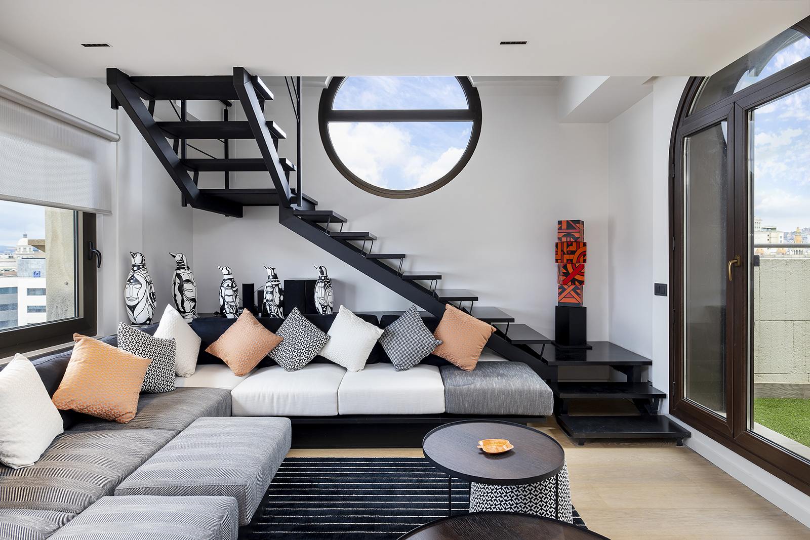 living - Ático de 250m² con 40m² terraza en alquiler en Eixample Derecho - featured