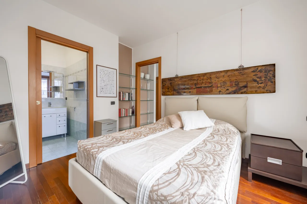 living - Two-room flat for sale via Spadolini 9A Milan - gallery - 7