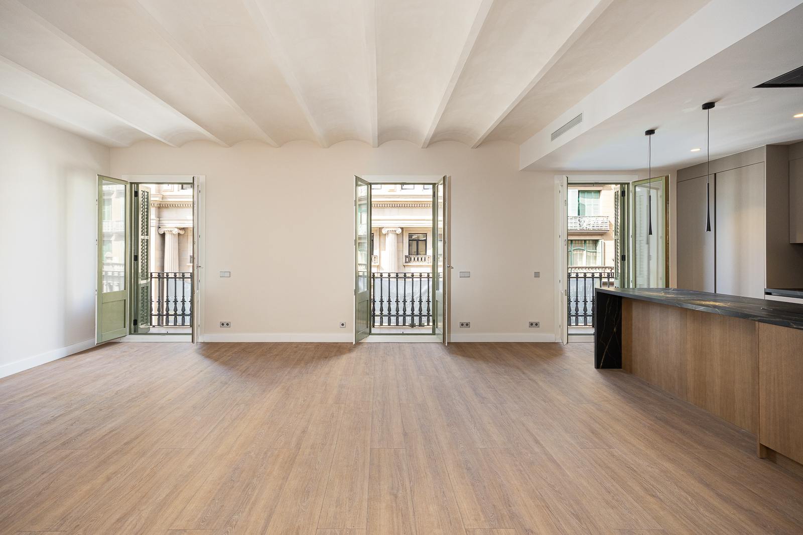 living - Piso de 204m² en venta en El Born, Barcelona - gallery - 2