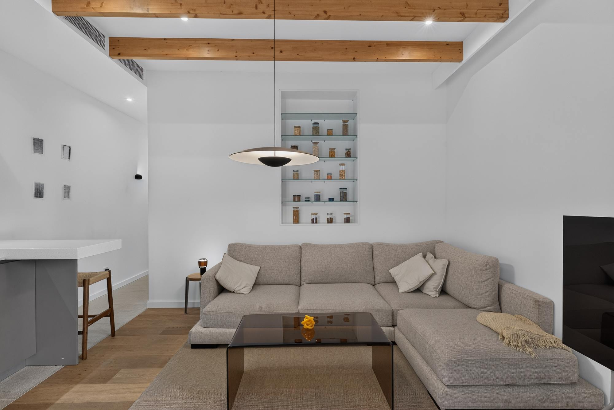 living - Piso de 60m² en alquiler en Palma de Mallorca - gallery thumbnail - 3
