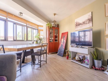 living - Piso de 85m² en venta en Ventilla - Almenara, Madrid - featured