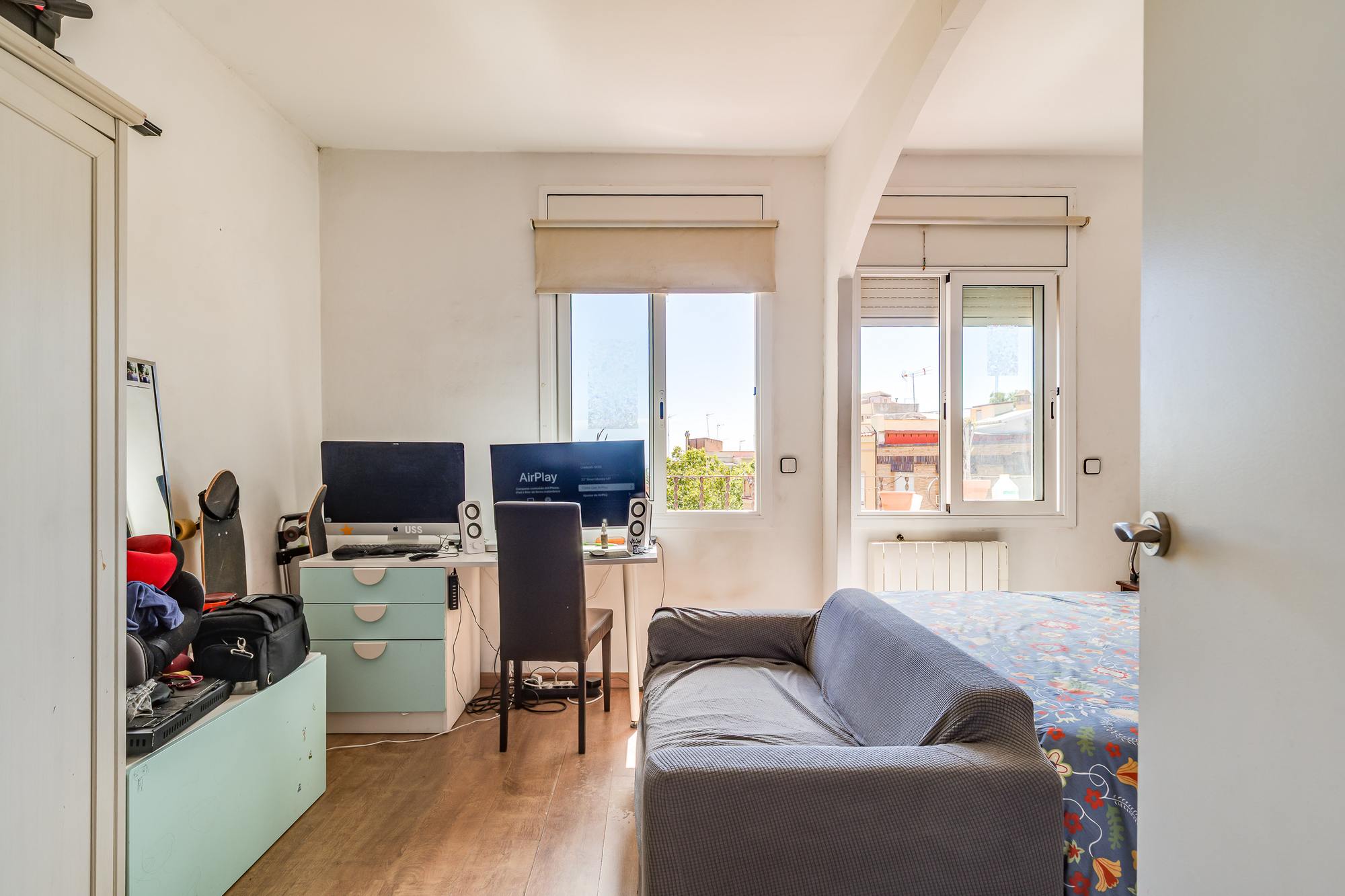 living - 62m² apartment for sale in Gràcia, Barcelona - gallery thumbnail - 3