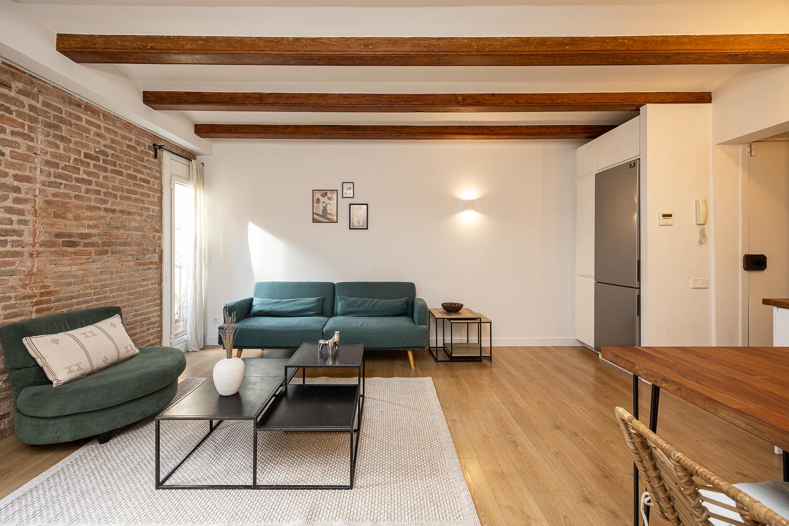 living - Piso de 78m² en venta en El Born, Barcelona - gallery thumbnail - 1