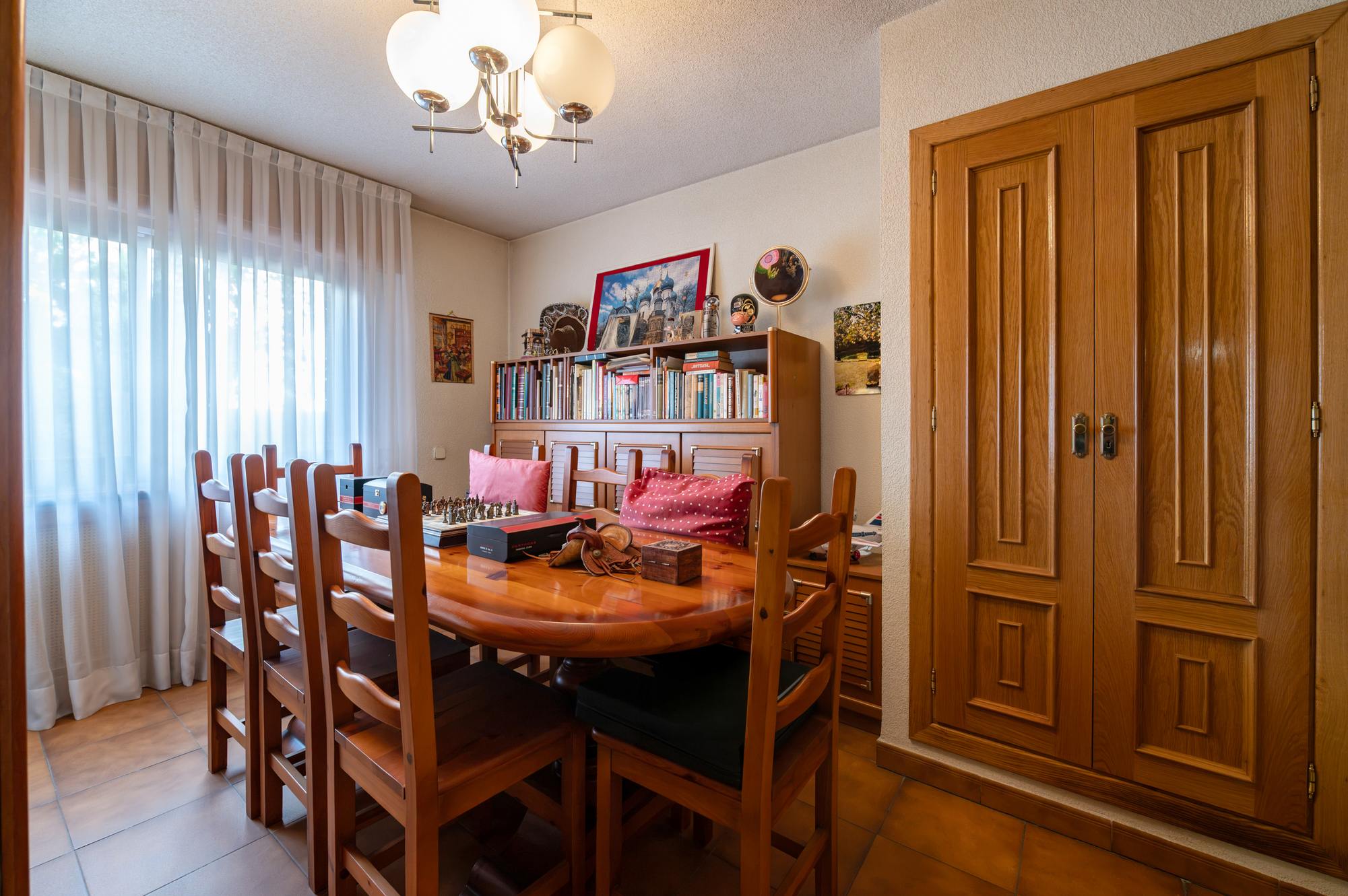 living - Casa / villa de 378m² en venta en Peñagrande, Madrid - gallery thumbnail - 6